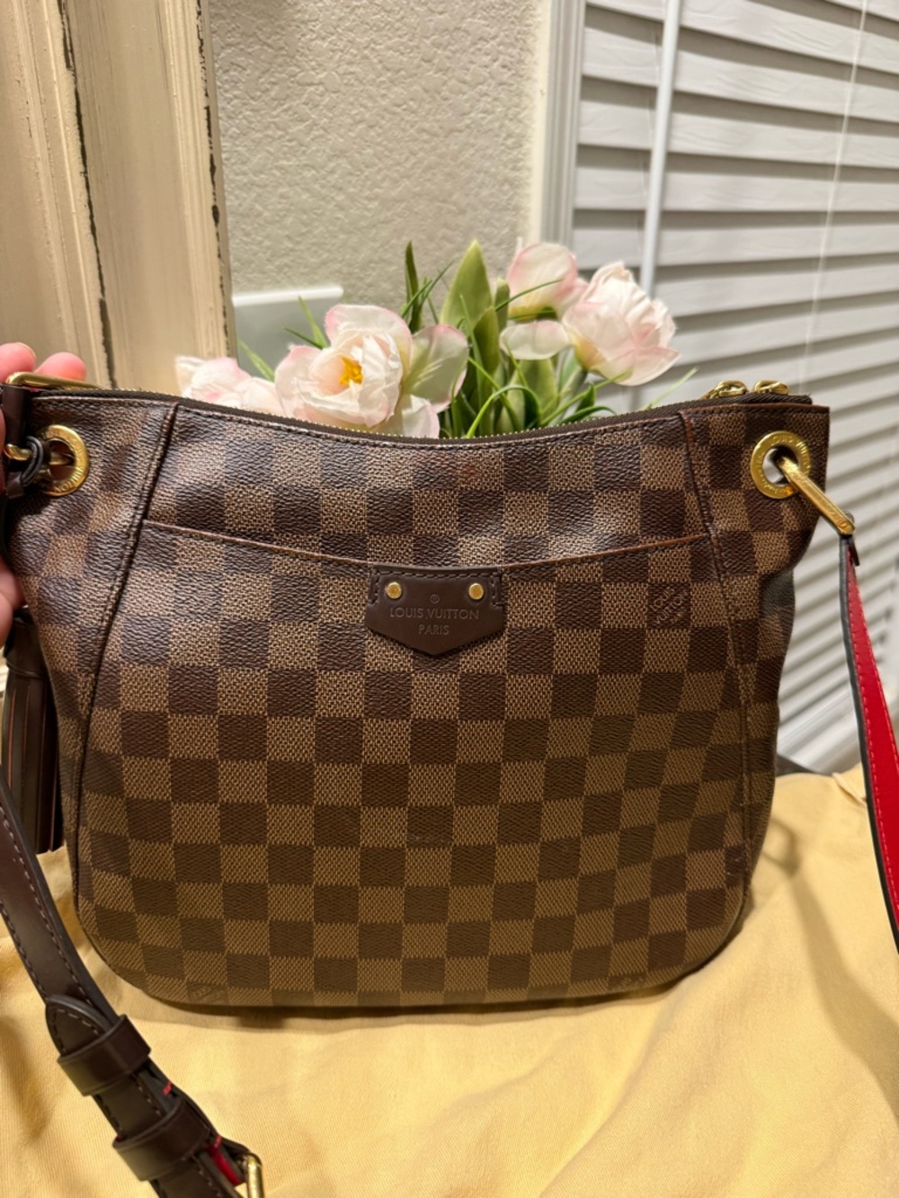Louis Vuitton Brown Damier Ebene Shoulder Bag with Red Strap Lining - Picture 2 of 10